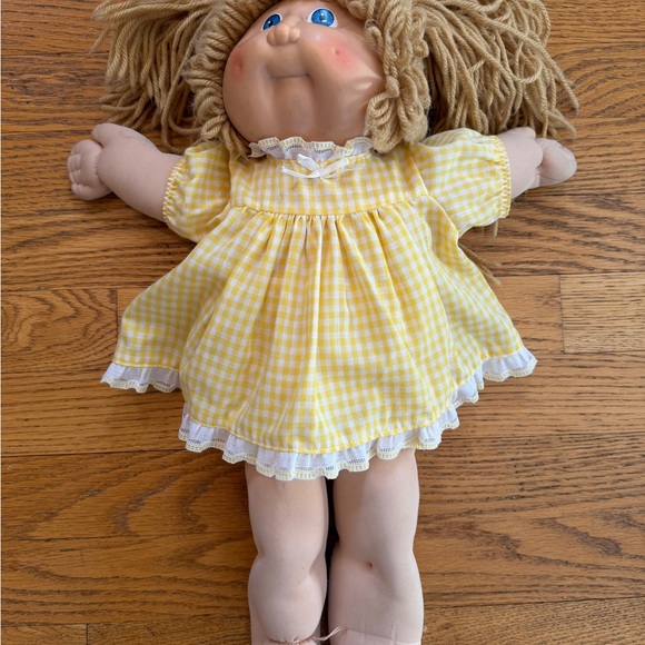 Cabbage Patch Kids Other - Cabbage Patch Kids Gingham Dress Doll Yellow hair, blue eyes, tag 1978, 1982